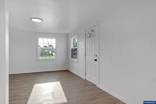 2010 E 1st Av, Albany, OR 97321 - Photo 5