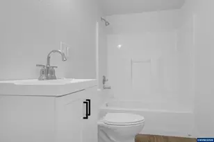 2010 E 1st Av, Albany, OR 97321 - Photo 15