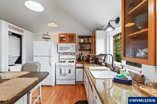 2704 SW Beach Ave, Lincoln City, OR 97367 - Photo 15
