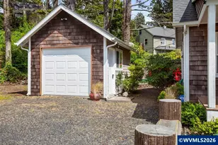 2704 SW Beach Ave, Lincoln City, OR 97367 - Photo 23