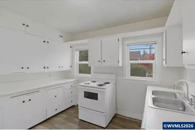 1135 6th St NW, Salem, OR 97304 - Photo 9