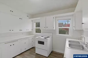 1135 6th St NW, Salem, OR 97304 - Photo 9
