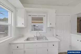1135 6th St NW, Salem, OR 97304 - Photo 13