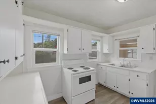 1135 6th St NW, Salem, OR 97304 - Photo 11