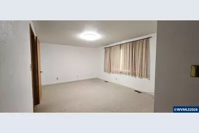 1843 Lexington Cir SE, Salem, OR 97306 - Photo 3