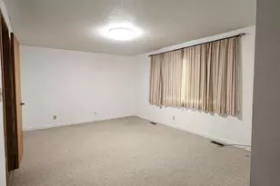 1843 Lexington Cir SE, Salem, OR 97306 - Photo 3