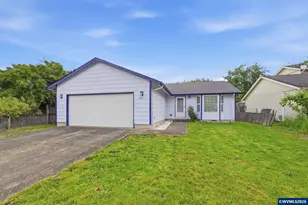1077 S 10th St, Lebanon, OR 97355 - Photo 1