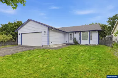 1077 S 10th St, Lebanon, OR 97355 - Photo 3