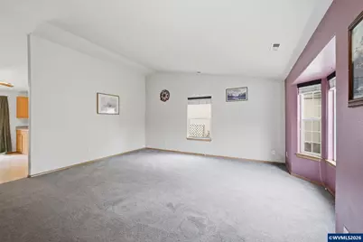 1077 S 10th St, Lebanon, OR 97355 - Photo 7
