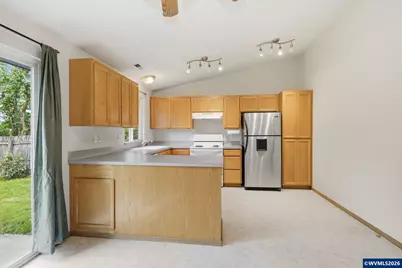 1077 S 10th St, Lebanon, OR 97355 - Photo 15