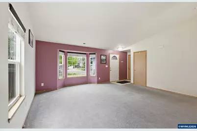 1077 S 10th St, Lebanon, OR 97355 - Photo 5