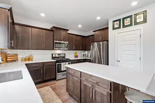 860 Maple St, Brownsville, OR 97327 - Photo 13