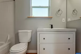 425 SE Alexander Ave, Corvallis, OR 97333 - Photo 19