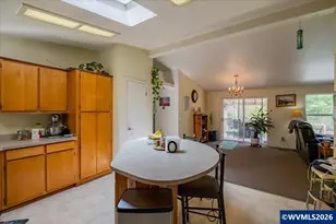 42927 Island Inn Dr, Lebanon, OR 97355 - Photo 15