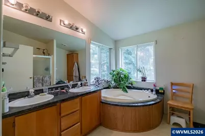 42927 Island Inn Dr, Lebanon, OR 97355 - Photo 21
