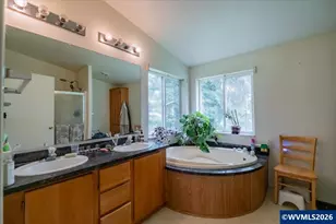 42927 Island Inn Dr, Lebanon, OR 97355 - Photo 21