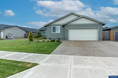 1487 Austin Av, Woodburn, OR 97071 - Photo 3