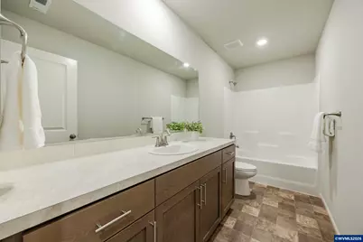 1487 Austin Av, Woodburn, OR 97071 - Photo 33