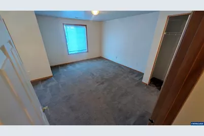 2143-2145 Dorsey Dr, Hubbard, OR 97032 - Photo 9
