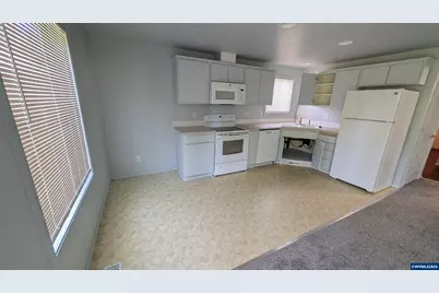 2143-2145 Dorsey Dr, Hubbard, OR 97032 - Photo 13