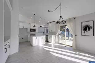 612 N 6th St, Carlton, OR 97111 - Photo 9