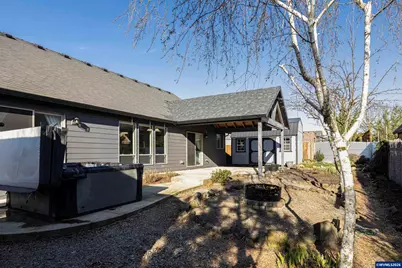 612 N 6th St, Carlton, OR 97111 - Photo 27