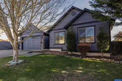 612 N 6th St, Carlton, OR 97111 - Photo 1