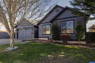 612 N 6th St, Carlton, OR 97111 - Photo 1