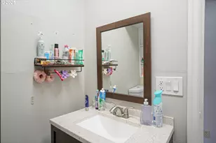 836 Eldin Ave SE, Salem, OR 97317 - Photo 11
