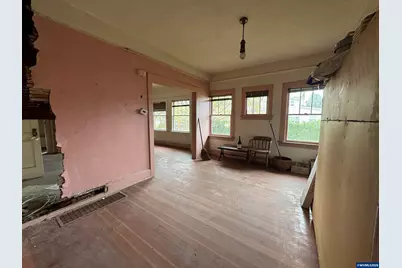 240 SE Davis St, McMinnville, OR 97128 - Photo 9