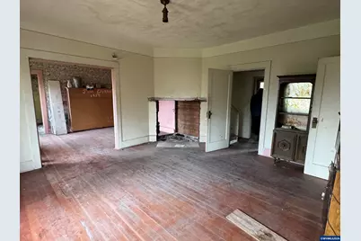 240 SE Davis St, McMinnville, OR 97128 - Photo 5