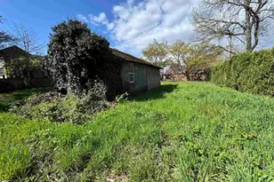 240 SE Davis St, McMinnville, OR 97128 - Photo 31