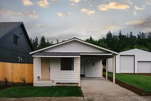 411 S 1st St, Silverton, OR 97381 - Photo 1