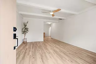 411 S 1st St, Silverton, OR 97381 - Photo 7
