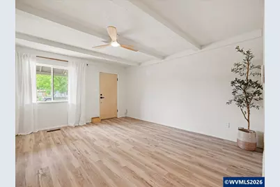 411 S 1st St, Silverton, OR 97381 - Photo 7
