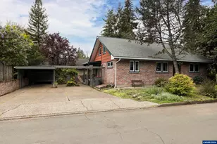 540 NW 9th St, McMinnville, OR 97128 - Photo 1