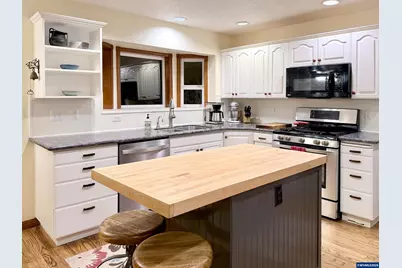 565 Shelokum Dr, Silverton, OR 93781 - Photo 13