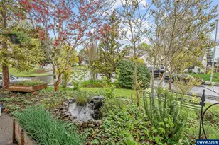 2443 SW Taylor Dr, McMinnville, OR 97128 - Photo 5