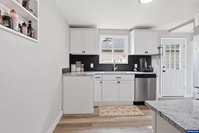 360 Wilson St S, Salem, OR 97302 - Photo 25