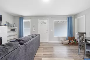 360 Wilson St S, Salem, OR 97302 - Photo 11