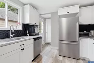 360 Wilson St S, Salem, OR 97302 - Photo 31
