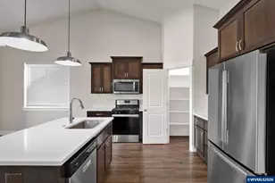 2005 Davis Rd S, Salem, OR 97306 - Photo 9