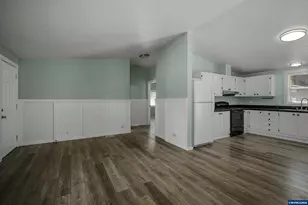 334 SE Hazel St, Mill City, OR 97360 - Photo 9