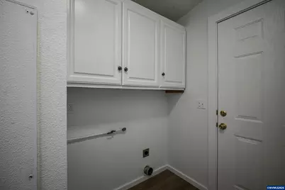334 SE Hazel St, Mill City, OR 97360 - Photo 17