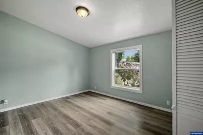 334 SE Hazel St, Mill City, OR 97360 - Photo 19