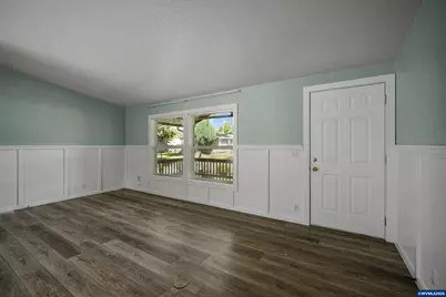 334 SE Hazel St, Mill City, OR 97360 - Photo 7