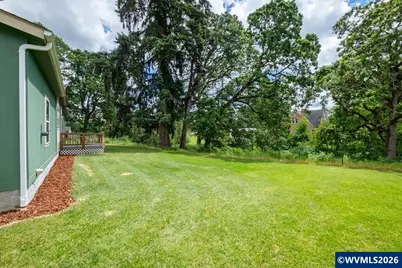 1017 N 2nd St, Jefferson, OR 97352 - Photo 9