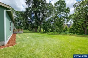 1017 N 2nd St, Jefferson, OR 97352 - Photo 9