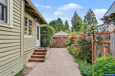 1496 Court St NE, Salem, OR 97301 - Photo 45