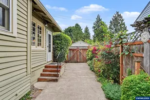 1496 Court St NE, Salem, OR 97301 - Photo 45